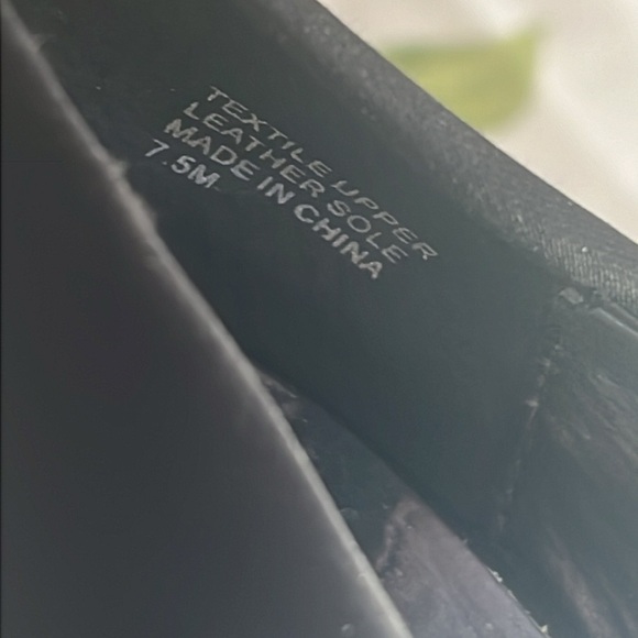 New never worn size 7.5 Audrey Brooke Embellished Dress Pumps, black. 4” heel - Picture 11 of 11